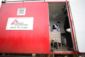 A consultation at MSF’s mobile clinic, in an IDP camp in Northwest Syria.